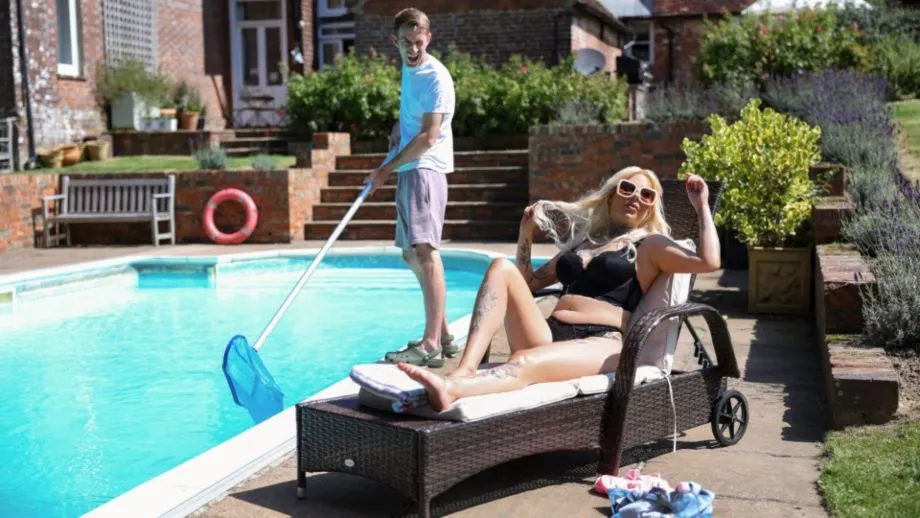 Brazzers Exxtra - Pushing The Pool Boy Ft. Chloe Savage